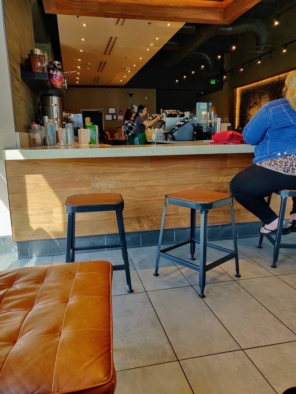 Starbucks | cafe | 6410 IL-53 Ste 100, Woodridge, IL 60517, USA | 3312204867 OR +1 331-220-4867