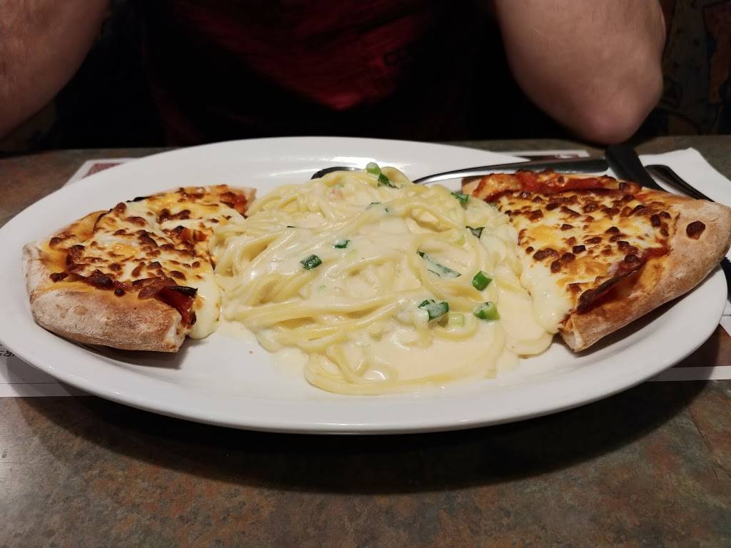 Mikes | restaurant | 2995 Boulevard Dagenais O, Laval, QC H7P 1T3, Canada | 4506251518 OR +1 450-625-1518