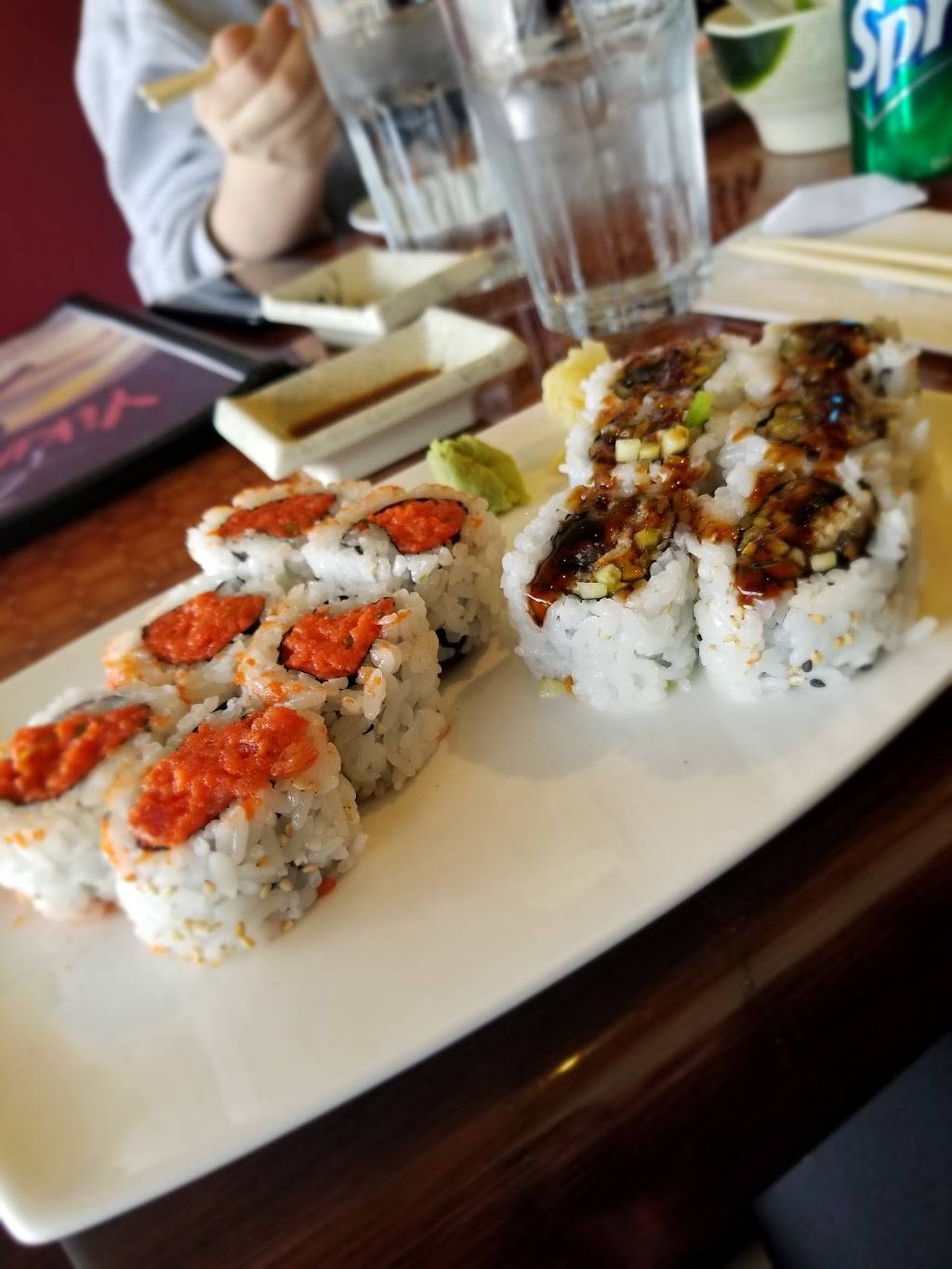Yiku Sushi | restaurant | 818 Muddy Branch Rd, Gaithersburg, MD 20878, USA | 3019906688 OR +1 301-990-6688