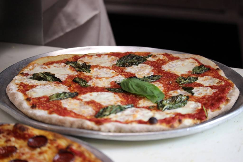 Sauced at Kinsmen | restaurant | 409 Canal St, Milldale, CT 06467, USA | 8606373343 OR +1 860-637-3343