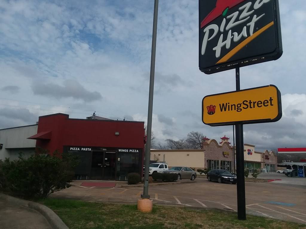 Wing Street | restaurant | 8400 W Bellfort Ave, Houston, TX 77071, USA | 7137716161 OR +1 713-771-6161