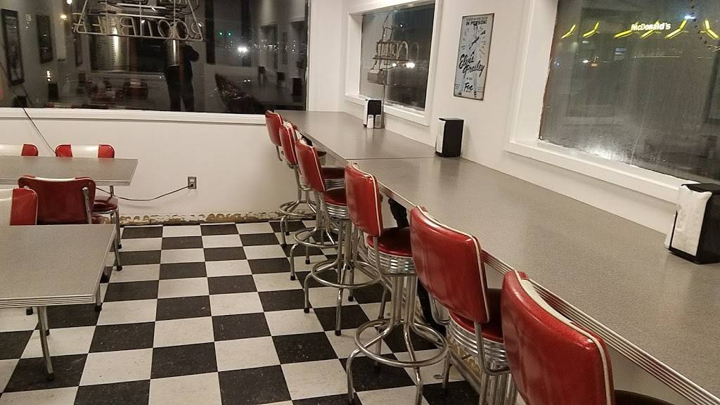 B & K Root Beer | restaurant | 1412 N Park Ave, Alexandria, IN 46001, USA | 7657249495 OR +1 765-724-9495