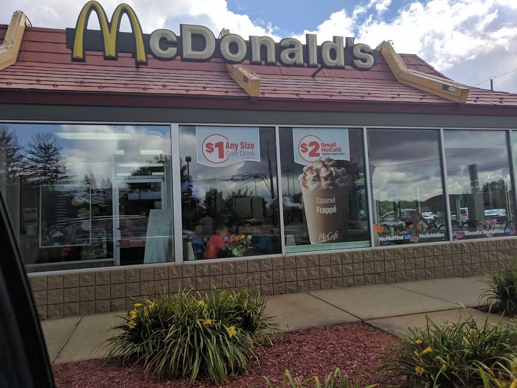 McDonalds | cafe | 450 N Milford Rd, Highland, MI 48357, USA | 2488899377 OR +1 248-889-9377
