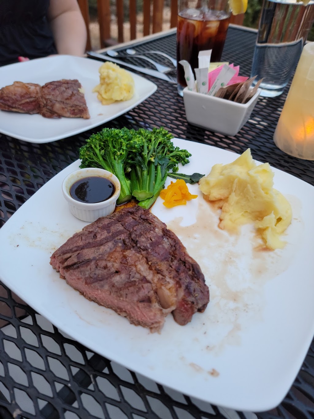 Stone Hearth Grille | restaurant | 1380 West Stone Canyon Lane, Tropic, UT 84776, USA | 4356798923 OR +1 435-679-8923