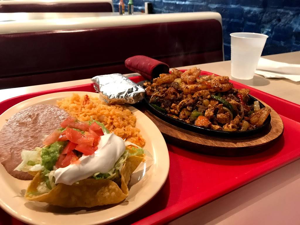 El Rancho | restaurant | 1014 E Broadway, Columbia, MO 65201, USA | 5738752121 OR +1 573-875-2121
