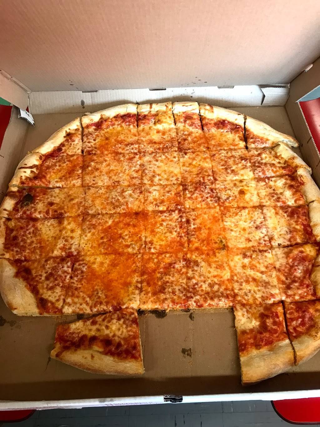 Vinnys Pizza & Restaurant | meal takeaway | 29887 John J Williams Hwy, Millsboro, DE 19966, USA | 3029347754 OR +1 302-934-7754