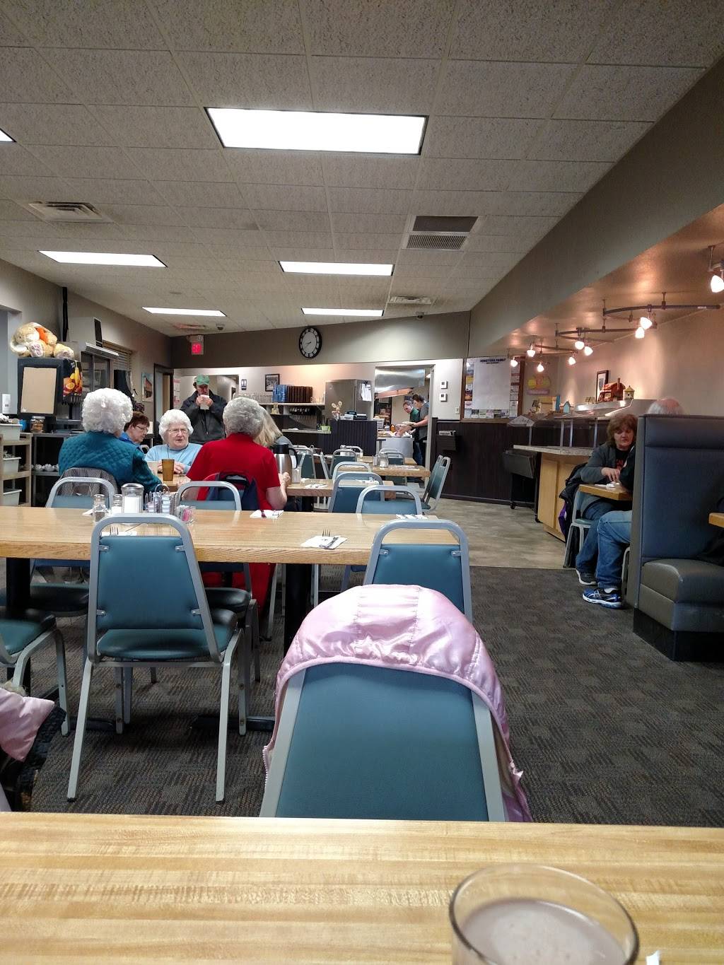 Home Town Cafe | restaurant | 403 1st Ave S, St James, MN 56081, USA | 5073754955 OR +1 507-375-4955