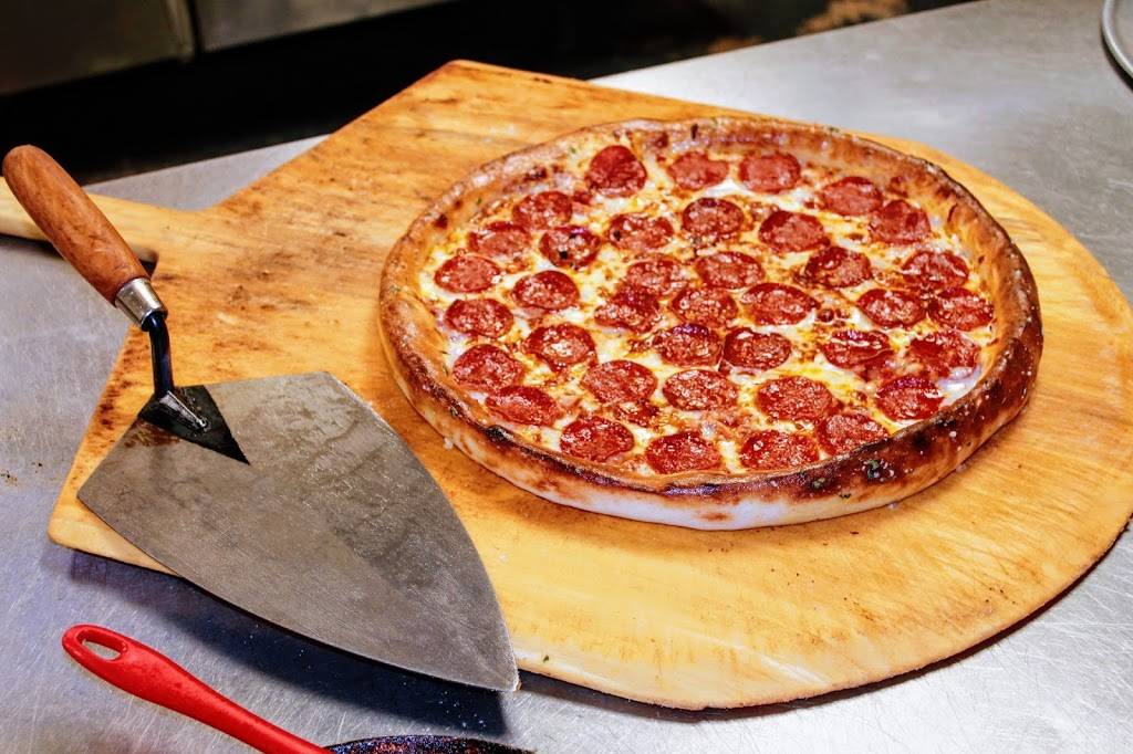 Racer Pit Stop Pizzeria | restaurant | 524 N Main St, Newcastle, OK 73065, USA | 4053874848 OR +1 405-387-4848
