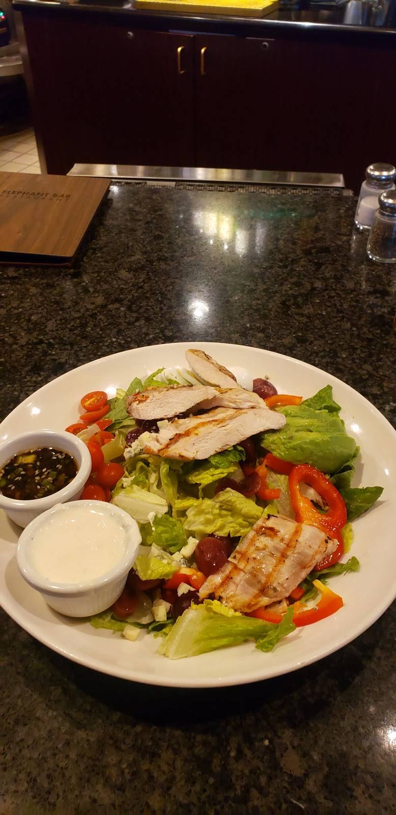 Elephant Bar Restaurant | restaurant | 1500 Arden Way, Sacramento, CA 95815, USA | 9165642526 OR +1 916-564-2526