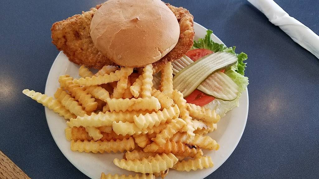 Bryants Off 6 | restaurant | 107 W Marengo Rd, Tiffin, IA 52340, USA | 3195452053 OR +1 319-545-2053