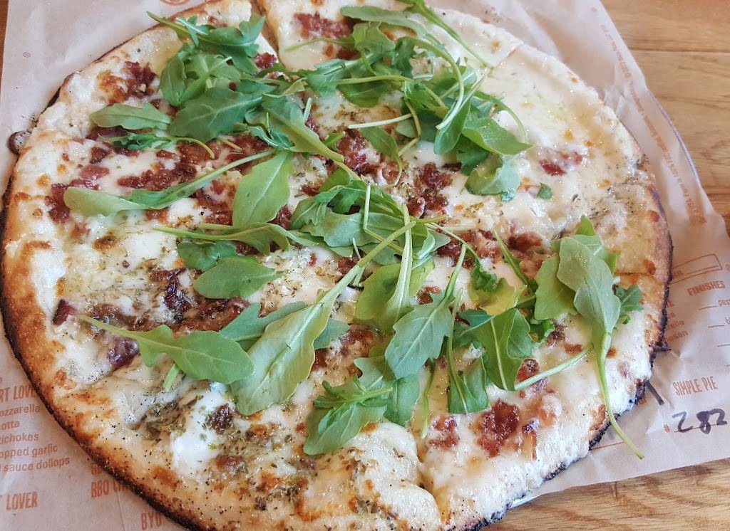 Blaze Pizza | meal takeaway | 6550 N Sheridan Rd, Chicago, IL 60626, USA | 7735361398 OR +1 773-536-1398