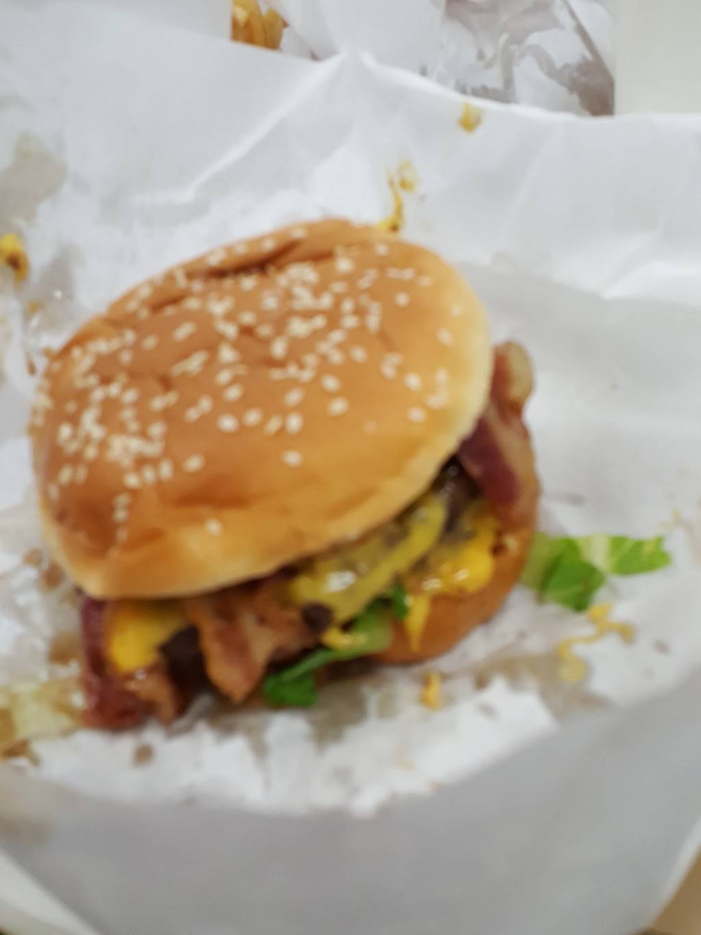 Lukes | restaurant | 2 L W Besinger Dr, Carpentersville, IL 60110, USA | 8478361889 OR +1 847-836-1889