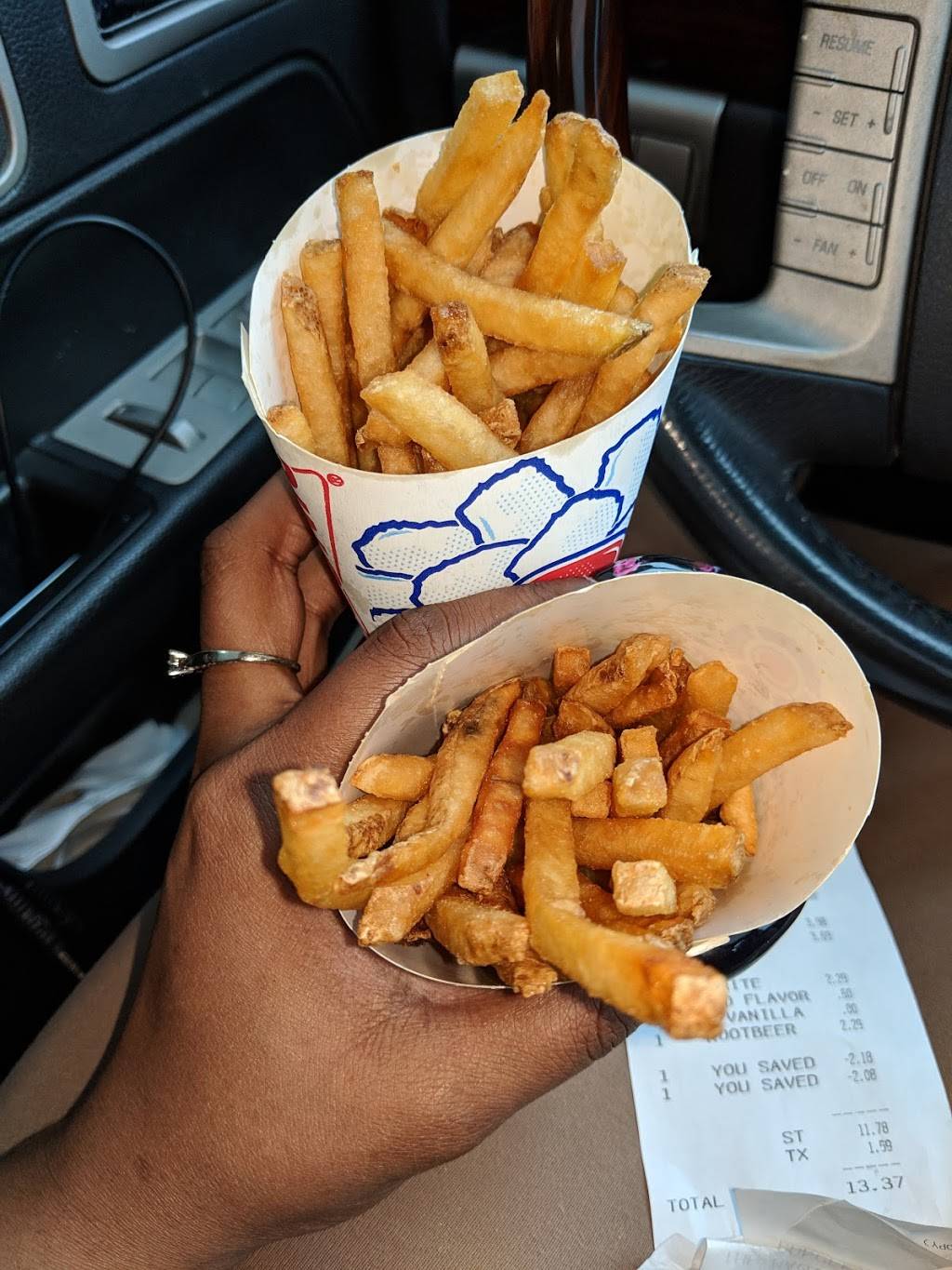 Sonic Drive-In | restaurant | 2001 W Mercury Blvd, Hampton, VA 23666, USA | 7572620985 OR +1 757-262-0985