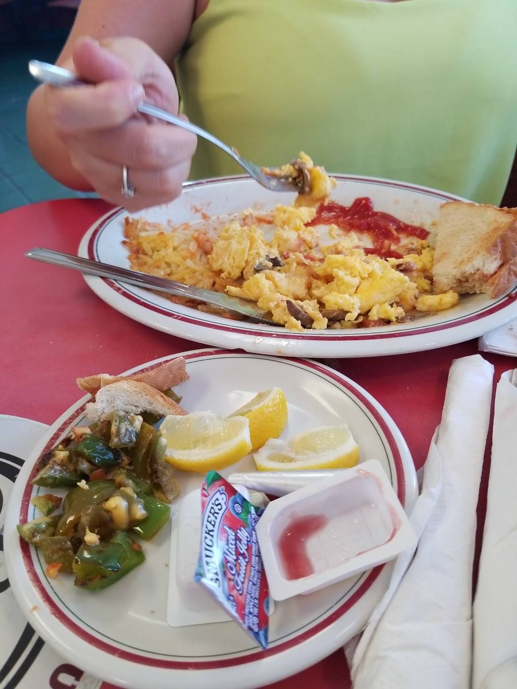 Huddle House | restaurant | 1018 Bellefonte Rd, Flatwoods, KY 41139, USA | 6068360135 OR +1 606-836-0135