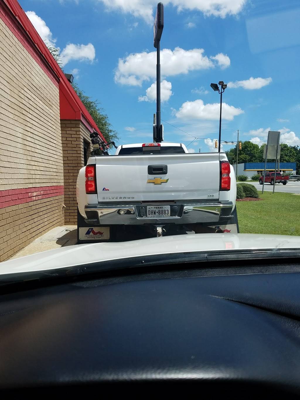 Hardees | restaurant | 2324 E Oglethorpe Blvd, Albany, GA 31705, USA | 2298880880 OR +1 229-888-0880