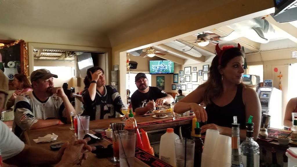 Grand Avenue Bar & Grill | restaurant | 752 Grand Ave, Carlsbad, CA 92008, USA | 7607294449 OR +1 760-729-4449