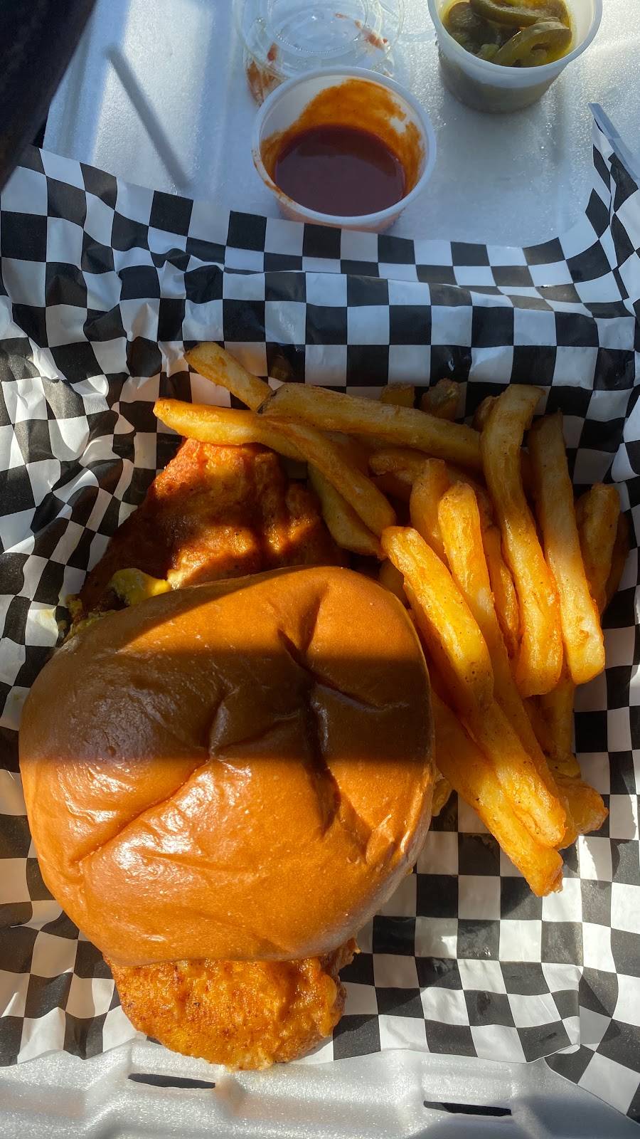 Pinulito Fried Chicken | meal takeaway | 1529 W Buckingham Rd #1a, Garland, TX 75042, USA | 2144402535 OR +1 214-440-2535