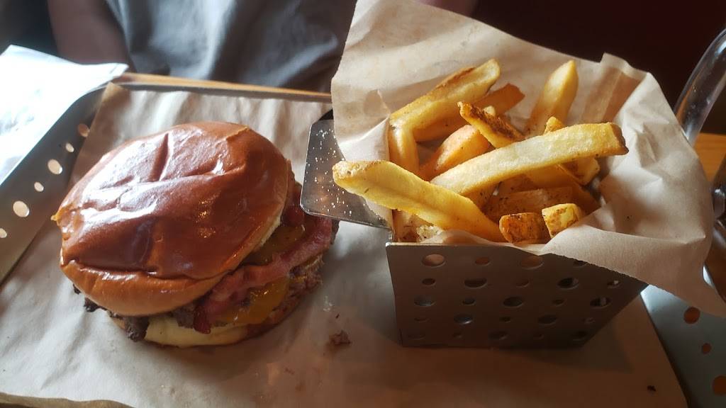 Chilis Grill & Bar | meal takeaway | 9226 Mall Dr, Norfolk, VA 23511, USA | 7574406900 OR +1 757-440-6900