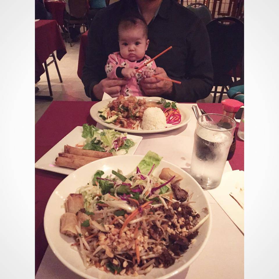 Chez Linh | restaurant | 900 Rue King Ouest, Sherbrooke, QC J1H 1S2, Canada | 8195657071 OR +1 819-565-7071