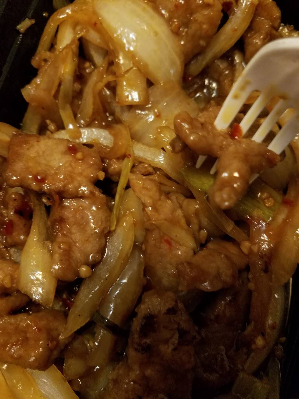 Takie Outit | restaurant | 2132 W Chicago Ave, Chicago, IL 60622, USA | 7732521880 OR +1 773-252-1880