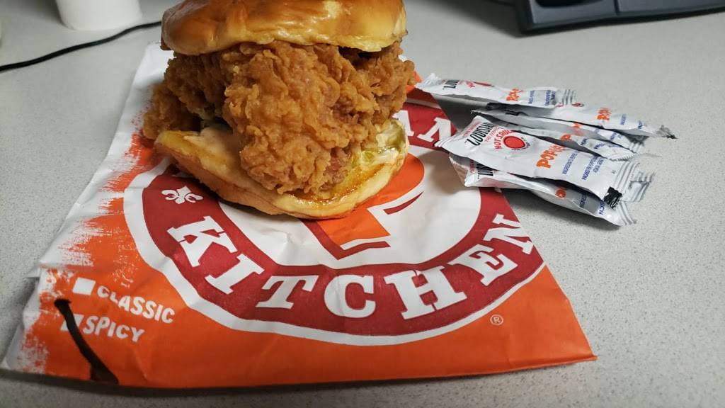 Popeyes Louisiana Kitchen | restaurant | 1721 East Centerton Blvd &, Greenhouse Rd, Centerton, AR 72712, USA | 4796402327 OR +1 479-640-2327