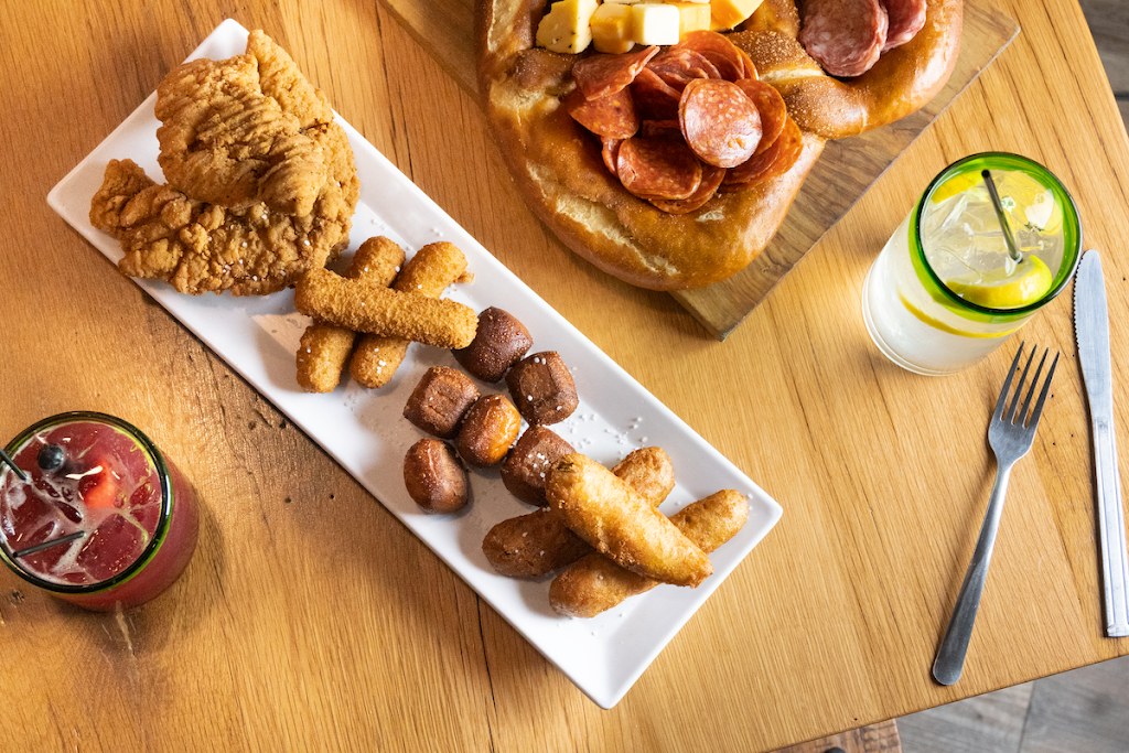 Crickets Bar and Grill | restaurant | 1733 E Midlothian Blvd, Youngstown, OH 44502, USA | 3307880028 OR +1 330-788-0028