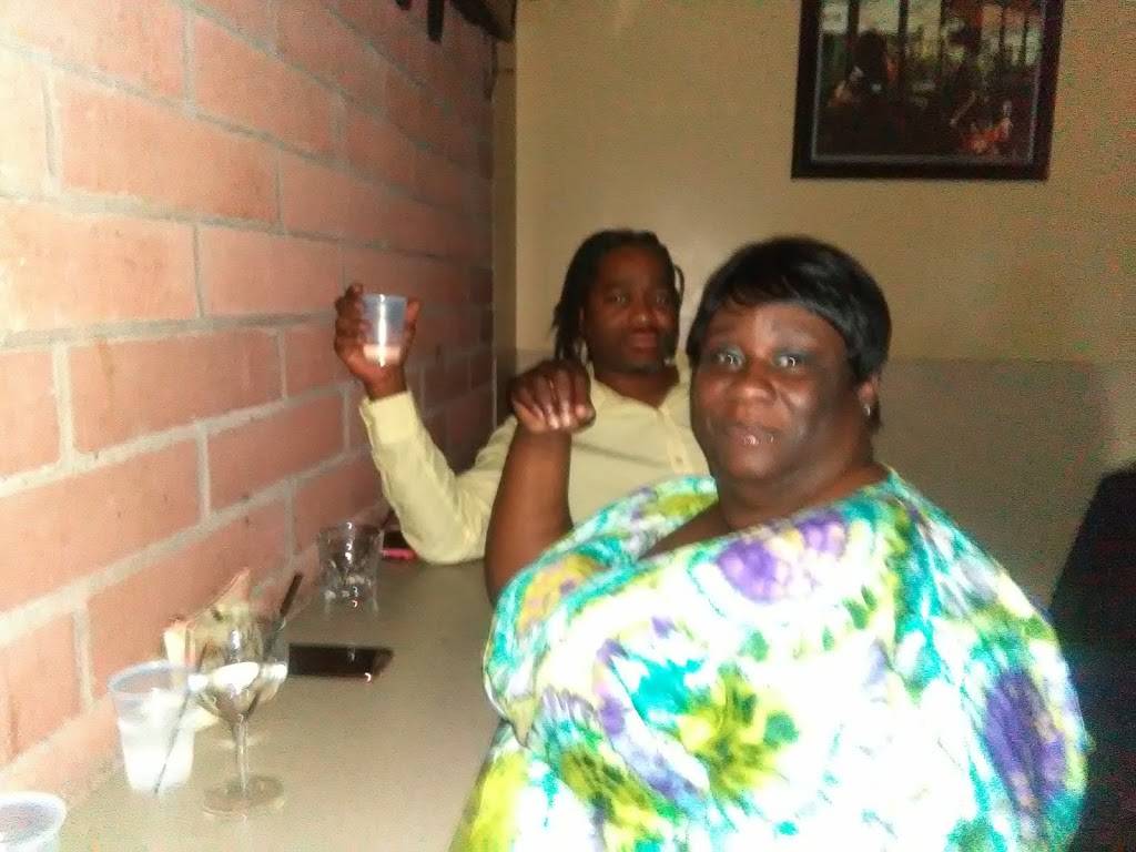 Whitmores Bar-B-Q | restaurant | 15301 Kinsman Rd, Cleveland, OH 44120, USA | 2164718615 OR +1 216-471-8615