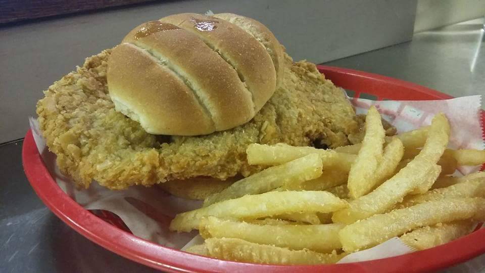 White Oak Grill, LLC | restaurant | 102 W Main St, Exline, IA 52555, USA | 6416582399 OR +1 641-658-2399