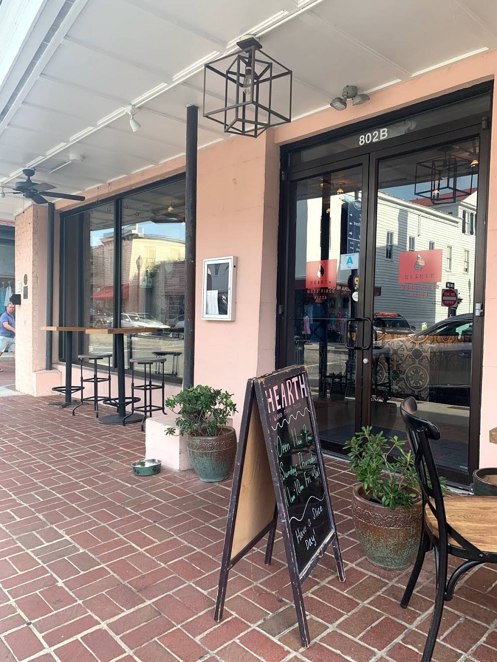 Hearth Wood Fired Pizza | restaurant | 802 Bay St, Beaufort, SC 29902, USA | 8433799806 OR +1 843-379-9806