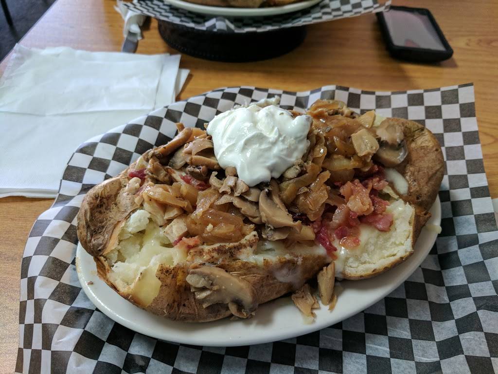 Praters Taters | restaurant | 20725 E Main St, Huntingdon, TN 38344, USA | 7315353501 OR +1 731-535-3501