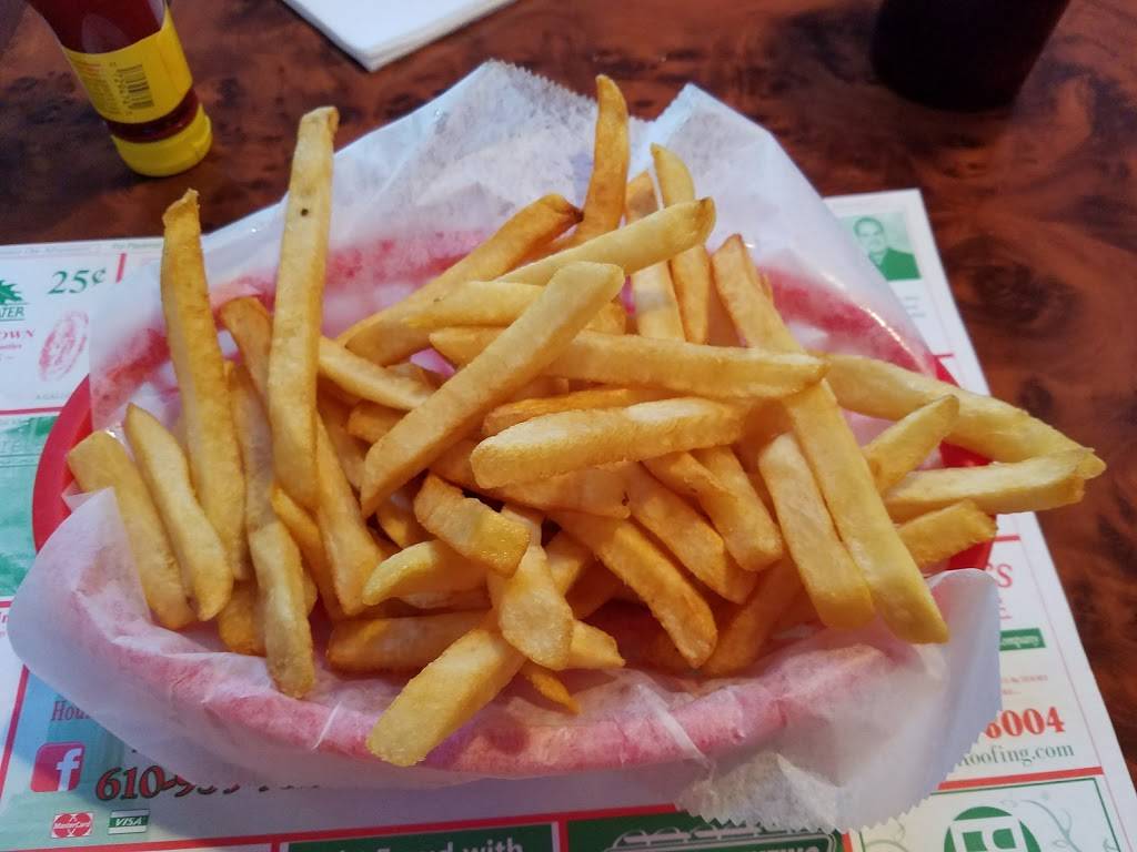 Carinis Italian Restaurant | restaurant | 1600 Elizabeth Ave, Reading, PA 19605, USA | 6109399255 OR +1 610-939-9255