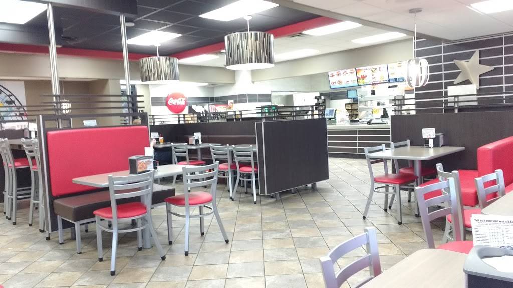 Hardees | restaurant | 901 W Main St, Livingston, TN 38570, USA | 9318232623 OR +1 931-823-2623