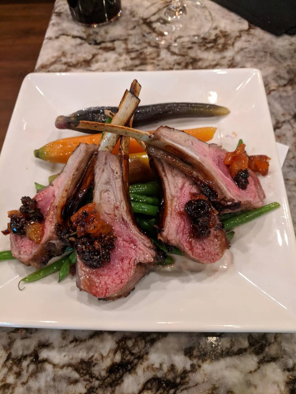 Oakton Wine Shop & Bistro LLC | restaurant | 2952 Chain Bridge Rd, Oakton, VA 22124, USA | 7032555425 OR +1 703-255-5425