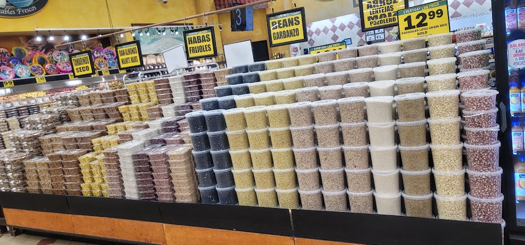 Lewis Fresh Market | restaurant | 2727 Grand Ave, Waukegan, IL 60085, USA | 8476933100 OR +1 847-693-3100