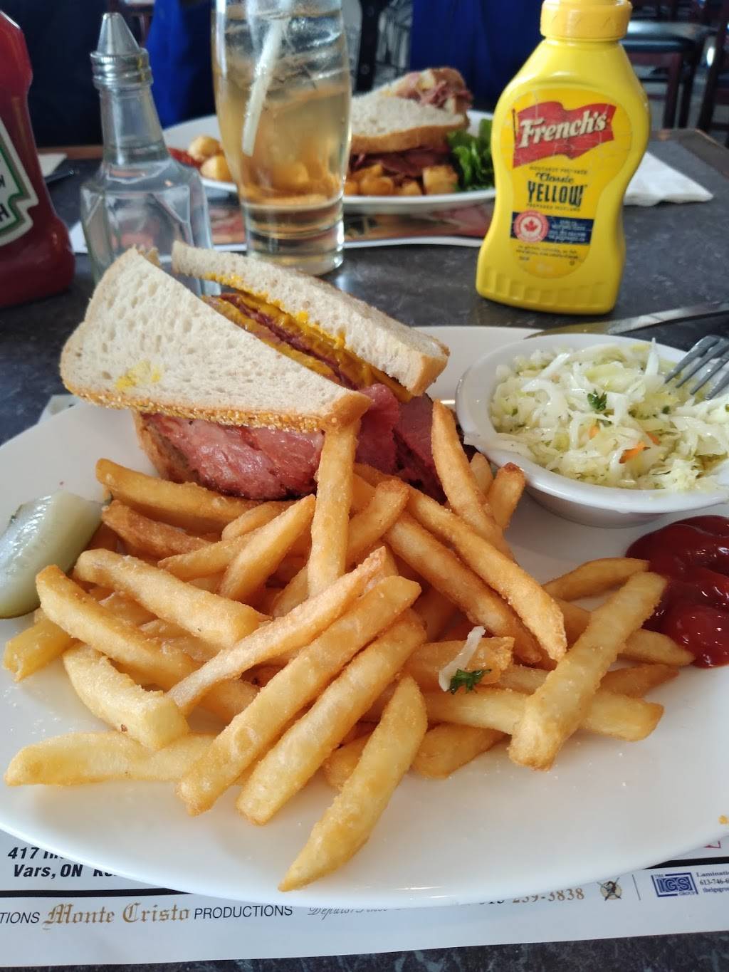 Lexus Resto-Bar | restaurant | 210 Centrum Blvd, Orléans, ON K1E 3V7, Canada | 6138307282 OR +1 613-830-7282