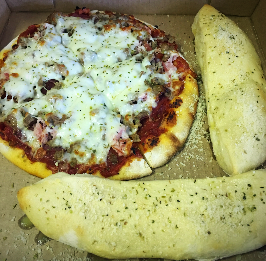 Papas Pizzeria | restaurant | 69045 M62, Suite J, Edwardsburg, MI 49112, USA | 2696630097 OR +1 269-663-0097