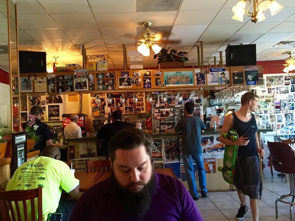 Casa Dora Italian Café | restaurant | 108 E Forsyth St, Jacksonville, FL 32202, USA | 9043568282 OR +1 904-356-8282