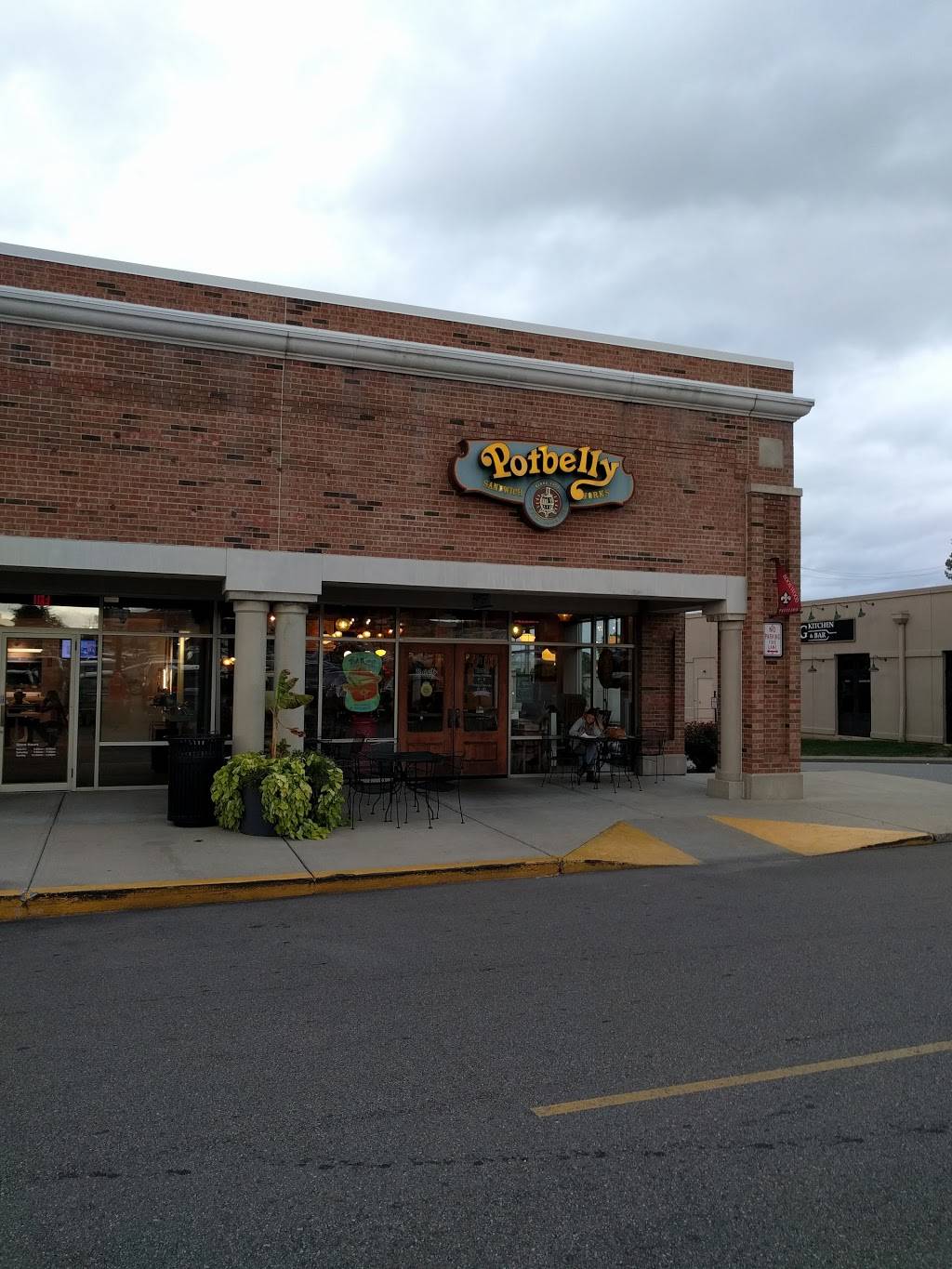 Potbelly Sandwich Shop | restaurant | Rookwood Commons & Pavilion, 2692 Madison Rd, Cincinnati, OH 45208, USA | 5139241500 OR +1 513-924-1500
