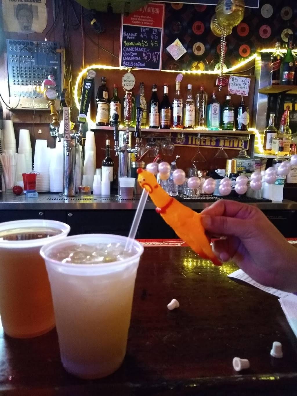 Hobnobbers Variety Bar & Restaurant | restaurant | 139 Carondelet St, New Orleans, LA 70130, USA | 5045255428 OR +1 504-525-5428