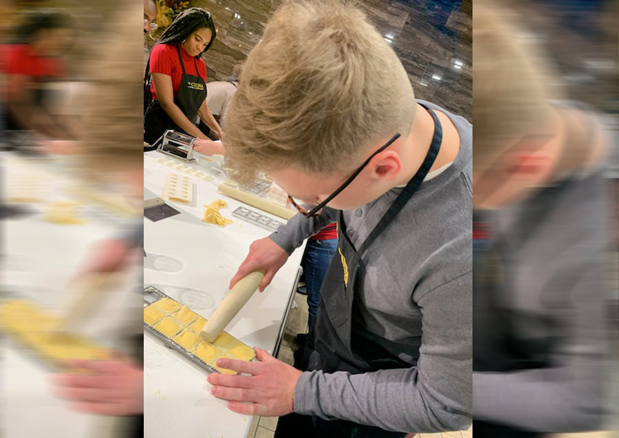 La Cucina at the Market | restaurant | 1206 Arch St, Philadelphia, PA 19107, United States | 2159221170 OR +1 215-922-1170