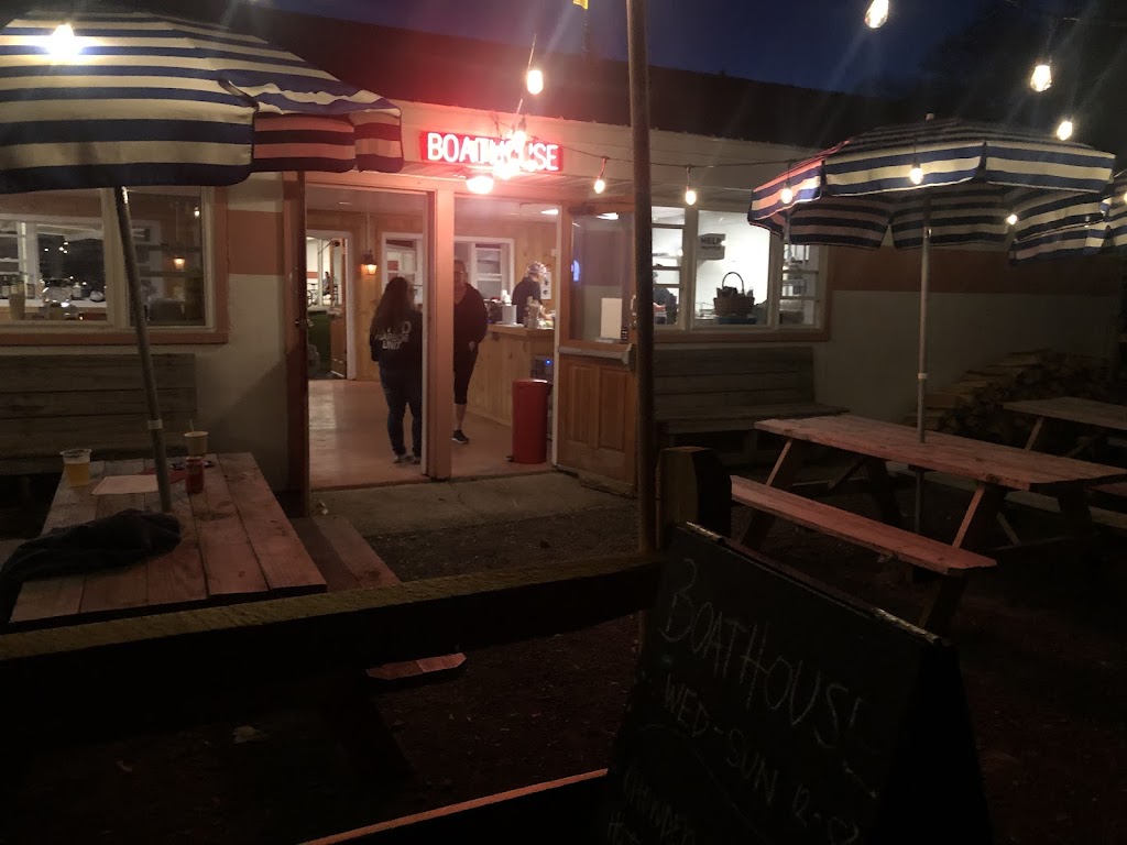 Tanners Boathouse | restaurant | 27 Lake Rd, Tannersville, NY 12485, USA | 5185891186 OR +1 518-589-1186