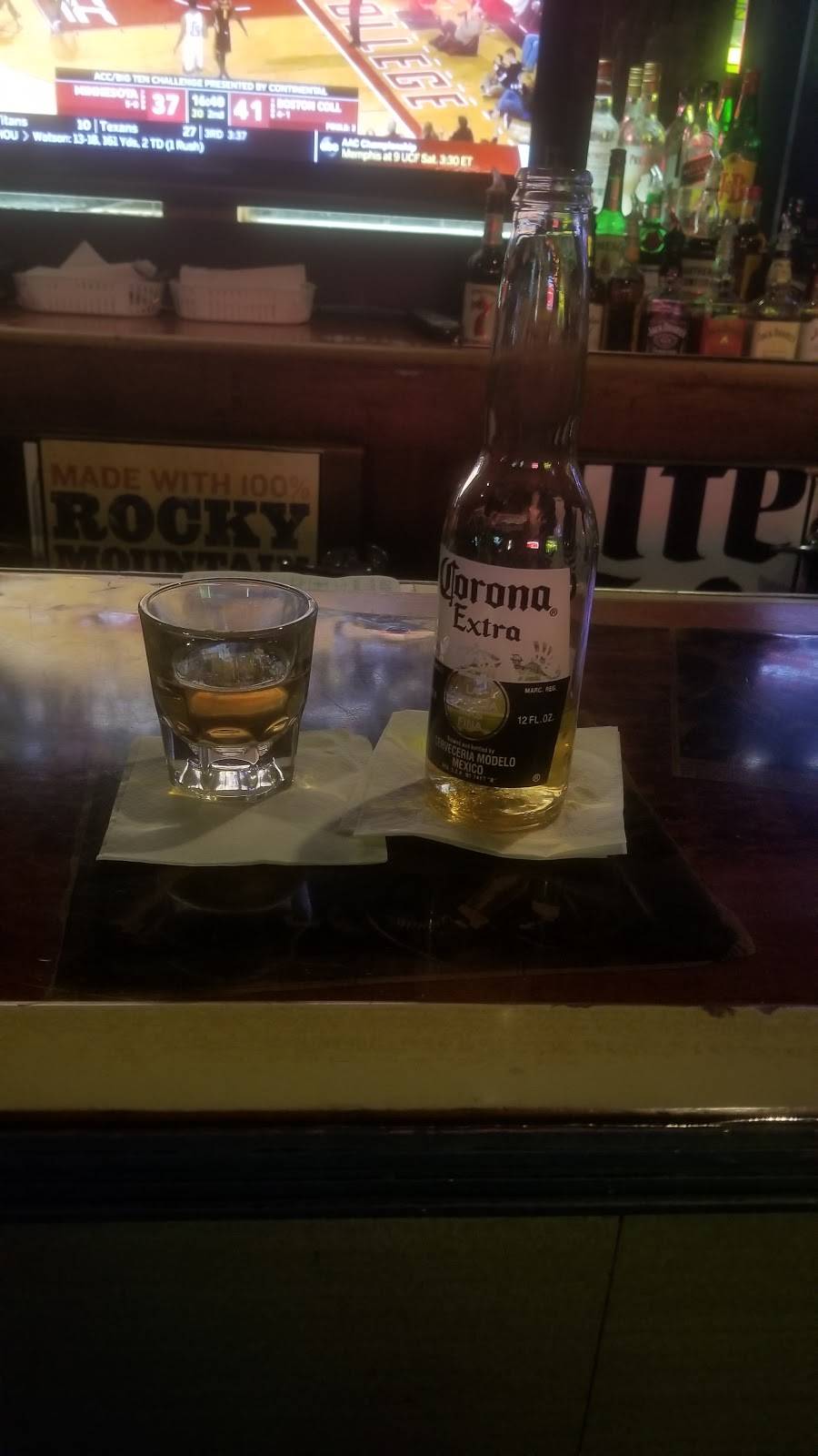 Crestwood Lounge | restaurant | 27885 Plymouth Rd, Livonia, MI 48150, USA | 7344271137 OR +1 734-427-1137