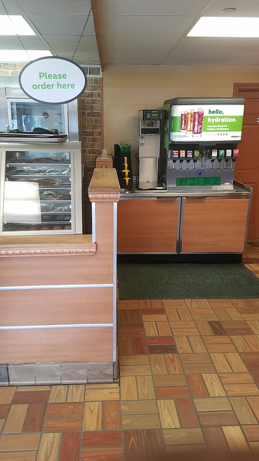 Subway | restaurant | 176 Main St, Southbridge, MA 01550, USA | 5087646396 OR +1 508-764-6396