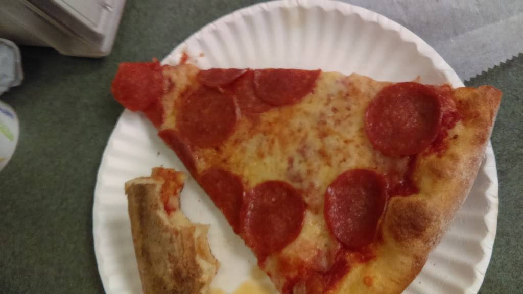 Dominics Pizza | restaurant | 2715 Pulaski Hwy, Newark, DE 19702, USA | 3023681588 OR +1 302-368-1588