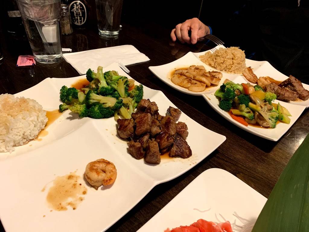Ginza Asian Bistro | restaurant | 9420 Shelbyville Rd, Louisville, KY 40222, USA | 5027498878 OR +1 502-749-8878