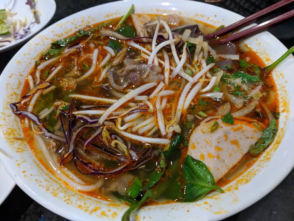 Pho Tran | restaurant | 809 Victoria St N, Kitchener, ON N2B 1Y4, Canada | 5197446066 OR +1 519-744-6066