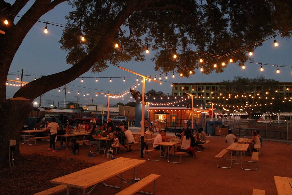 Yard Bar | restaurant | 6700 Burnet Rd, Austin, TX 78757, USA | 5129003773 OR +1 512-900-3773