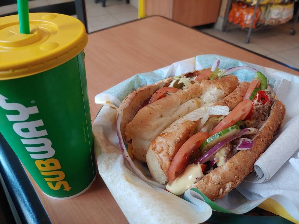 Subway | restaurant | 20 Bathurst St Unit 13, Toronto, ON M5V 2N9, Canada | 6477487707 OR +1 647-748-7707