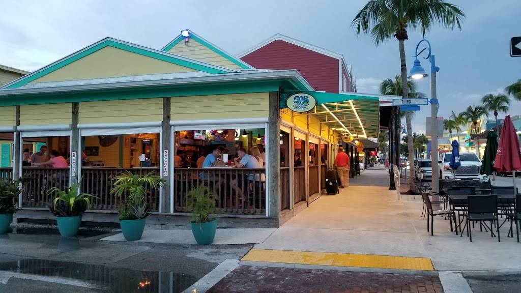 Smokin Oyster Brewery | restaurant | 340 Old San Carlos Blvd, Fort Myers Beach, FL 33931, USA | 2394633474 OR +1 239-463-3474