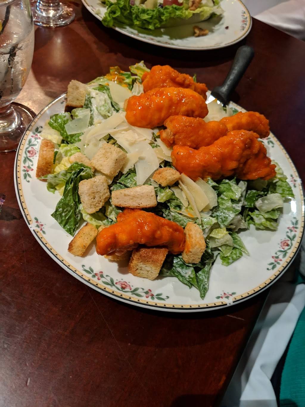 Lafayette House | restaurant | 109 Washington St, Foxborough, MA 02035, USA | 5085435344 OR +1 508-543-5344